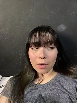 Snapshot of Solo_yoss chatting on 02-10-25, 06:35 Solo yoss online show from 02-10-25, 06:35
