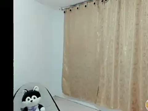 Snapshot of Hanna_latinaa chatting on 03-17-25, 12:32 Hanna latinaa online show from 03-17-25, 12:32