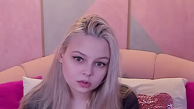 Snapshot of CLAIRE_VOGT chatting on 02-20-25, 06:06 CLAIRE VOGT online show from 02-20-25, 06:06