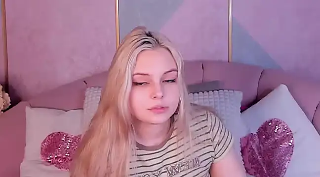 Snapshot of CLAIRE_VOGT chatting on 02-27-25, 08:53 CLAIRE VOGT online show from 02-27-25, 08:53