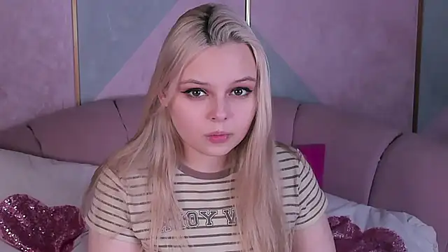 Snapshot of CLAIRE_VOGT chatting on 03-03-25, 03:32 CLAIRE VOGT online show from 03-03-25, 03:32