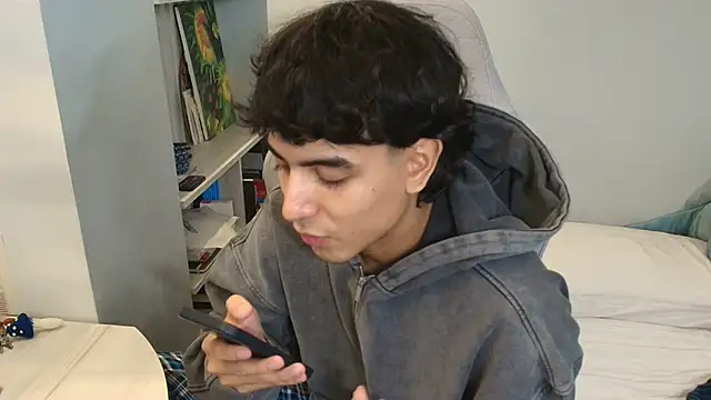 salvatore montt online show from 10-17-25, 07:11