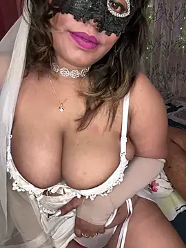 Snapshot of WifyHubby_38 chatting on 03-16-25, 09:58 WifyHubby 38 online show from 03-16-25, 09:58