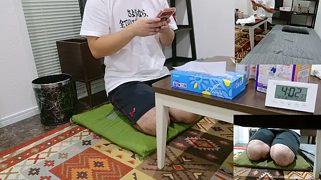 Snapshot of YARASERO-kun chatting on 10-09-25, 07:03 YARASERO-kun online show from 10-09-25, 07:03