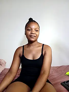 Snapshot of Kylie6lack chatting on 03-21-25, 03:13 Kylie6lack online show from 03-21-25, 03:13