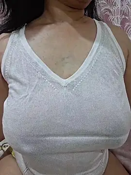 Snapshot of Jassi_Does chatting on 02-14-26, 08:53 Jassi Does online show from 02-14-26, 08:53