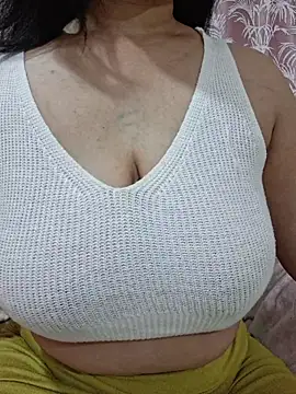 Snapshot of Jassi_Does chatting on 02-11-26, 10:20 Jassi Does online show from 02-11-26, 10:20