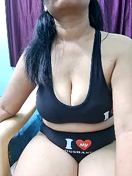 Snapshot of Jassi_Does chatting on 03-14-25, 03:03 Jassi Does online show from 03-14-25, 03:03