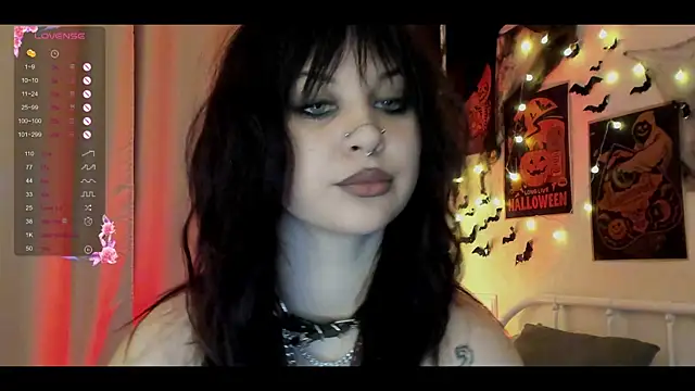 Snapshot of marynixoxo chatting on 10-30-25, 07:00 marynixoxo online show from 10-30-25, 07:00