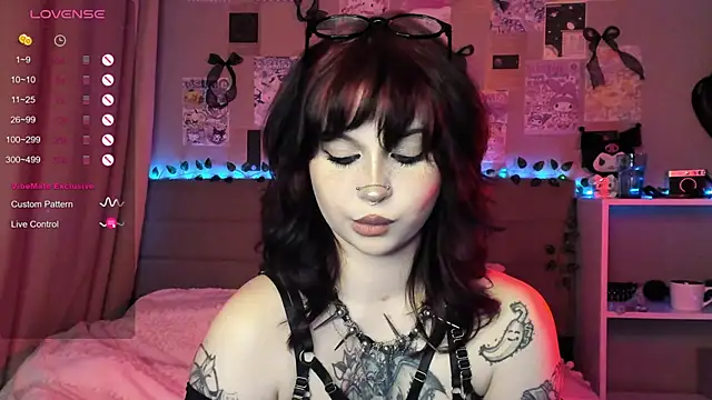 Snapshot of marynixoxo chatting on 03-13-26, 05:07 marynixoxo online show from 03-13-26, 05:07