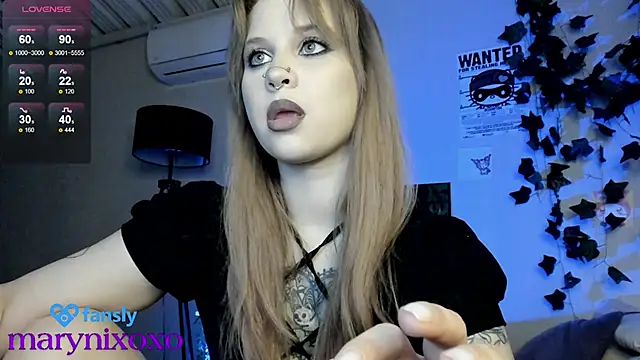 Snapshot of marynixoxo chatting on 03-16-25, 08:43 marynixoxo online show from 03-16-25, 08:43