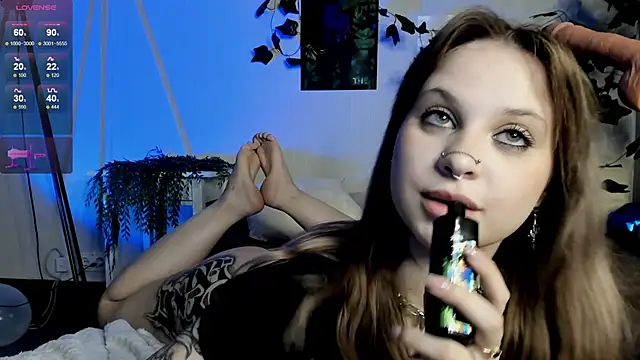 Snapshot of marynixoxo chatting on 03-04-25, 05:21 marynixoxo online show from 03-04-25, 05:21