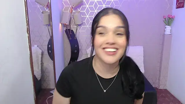 Lana Pearce online show from 11-18-25, 10:24