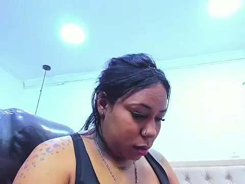 emma purple  online show from 02-12-26, 05:23