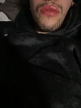 yaxxx03 online show from 12-04-25, 07:02