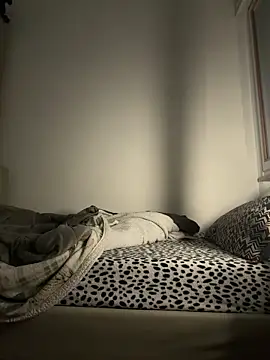 yaxxx03 online show from 11-27-25, 07:58