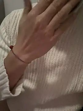 yaxxx03 online show from 10-29-25, 07:57