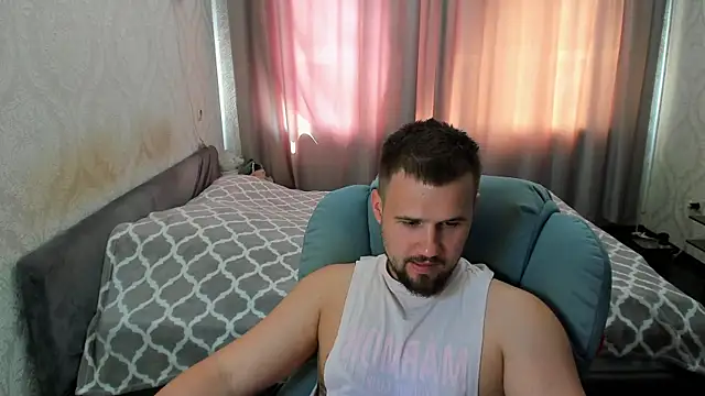Snapshot of Vladik_b chatting on 07-23-26, 09:28 Vladik b online show from 07-23-26, 09:28