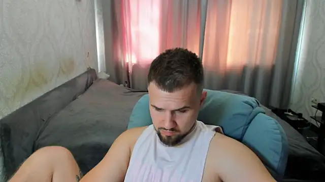 Snapshot of Vladik_b chatting on 07-15-26, 08:43 Vladik b online show from 07-15-26, 08:43