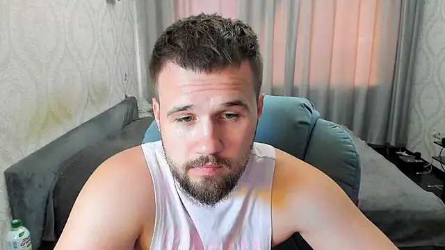 Snapshot of Vladik_b chatting on 07-05-26, 09:27 Vladik b online show from 07-05-26, 09:27