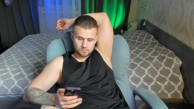 Vladik b online show from 02-26-25, 08:47