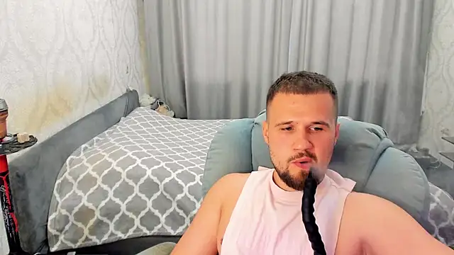 Snapshot of Vladik_b chatting on 07-21-26, 04:19 Vladik b online show from 07-21-26, 04:19