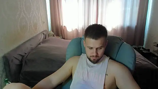 Snapshot of Vladik_b chatting on 06-26-26, 08:53 Vladik b online show from 06-26-26, 08:53