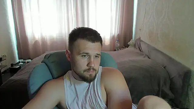 Snapshot of Vladik_b chatting on 06-29-26, 10:15 Vladik b online show from 06-29-26, 10:15