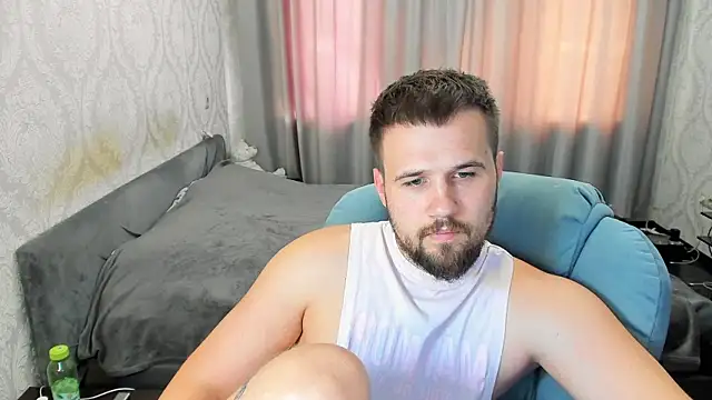 Snapshot of Vladik_b chatting on 07-12-26, 08:26 Vladik b online show from 07-12-26, 08:26