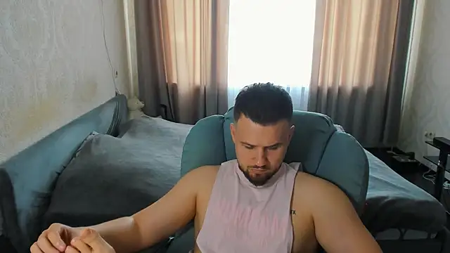 Snapshot of Vladik_b chatting on 06-21-26, 07:14 Vladik b online show from 06-21-26, 07:14