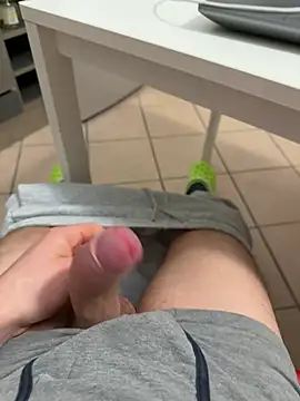 Manuhot001 online show from 03-16-26, 10:23