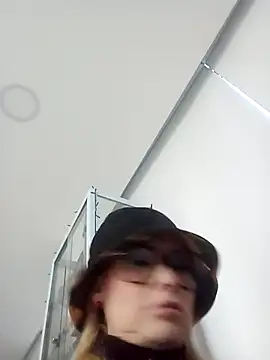 CandieGilson   online show from 12-17-25, 12:32