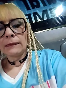 CandieGilson   online show from 12-01-25, 10:38