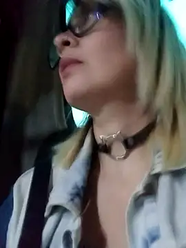 CandieGilson   online show from 10-03-25, 11:01