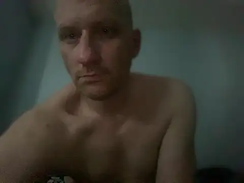 Krzysiekg123 online show from 02-19-25, 01:39