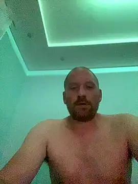 Krzysiekg123 online show from 10-13-25, 05:03