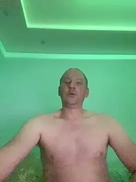 Krzysiekg123 online show from 01-17-26, 04:05