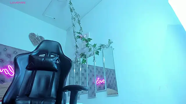 Naomii Viper online show from 09-20-25, 11:04