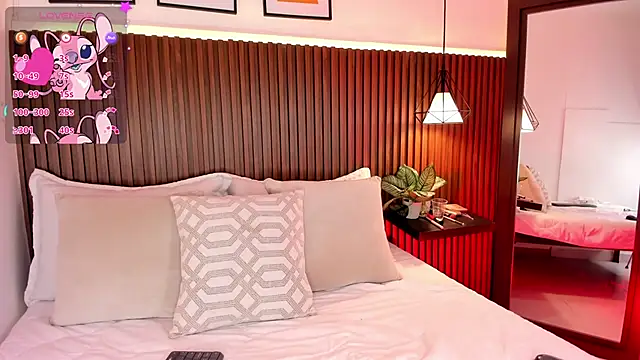 julietaevanns online show from 11-10-25, 03:22