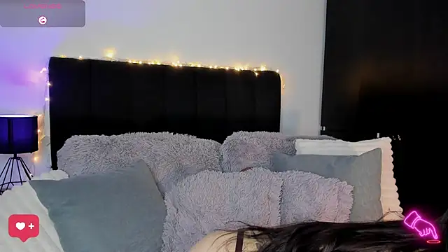 Amara vause  online show from 10-17-25, 01:09