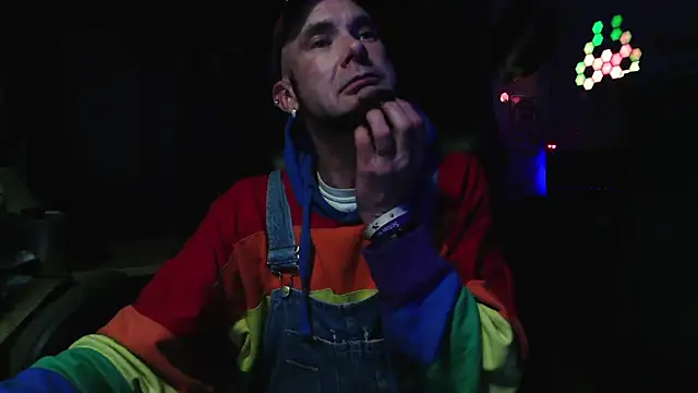 Snapshot of TommyDoggg chatting on 02-11-25, 08:37 TommyDoggg online show from 02-11-25, 08:37