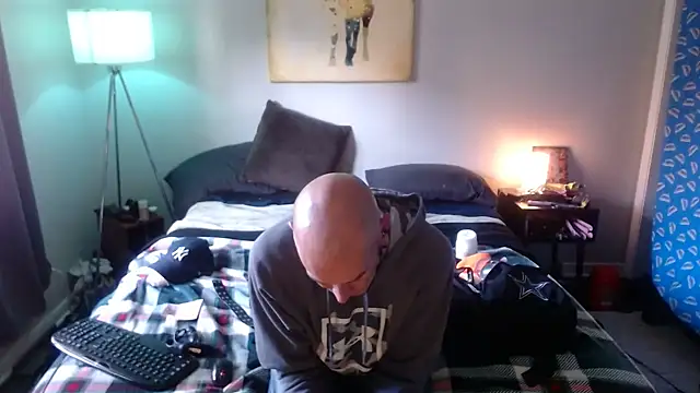 Snapshot of TommyDoggg chatting on 03-28-26, 12:06 TommyDoggg online show from 03-28-26, 12:06