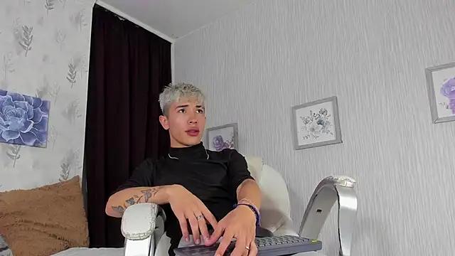 Ianwayne online show from 02-20-25, 04:14