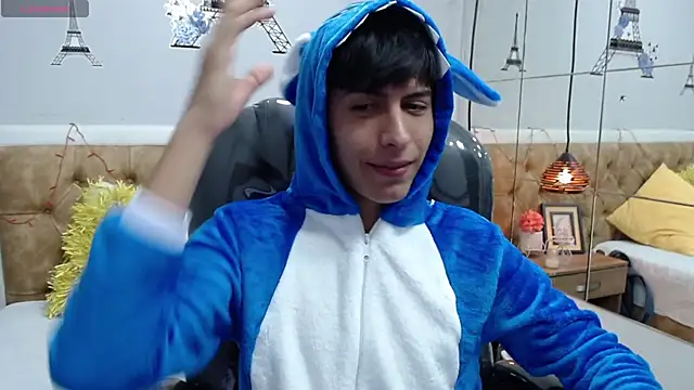 Snapshot of Estiv18_ chatting on 03-12-25, 01:58 Estiv18 online show from 03-12-25, 01:58