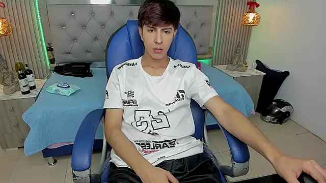 Estiv18  online show from 01-16-26, 02:37