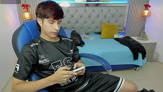 Estiv18  online show from 01-12-26, 02:51