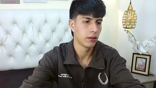 Snapshot of Estiv18_ chatting on 03-09-25, 11:58 Estiv18 online show from 03-09-25, 11:58