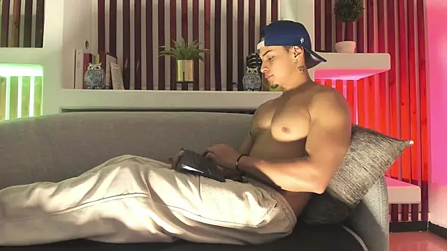 RyanGreys online show from 09-30-25, 04:07