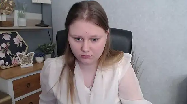 JULIE xKISS online show from 02-17-25, 01:11