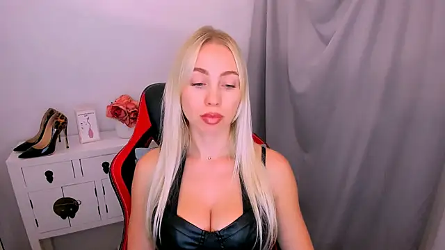 Snapshot of MargaritaRose chatting on 06-08-26, 03:56 MargaritaRose online show from 06-08-26, 03:56